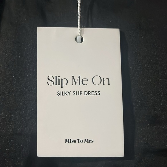 Miss to Mrs slip me on dress size medium - Picture 2 of 7